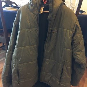 Patagonia men’s XL puffy jacket